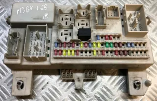 519050033 Блок предохранителей Mazda 3 BK Арт e10968969, вид 1