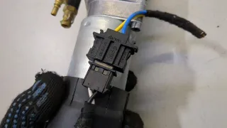 7L6827449,70678002 Моторчик (насос) подъема крышки багажника (3-5 двери) Volkswagen Touareg 1 Арт 20478768, вид 4