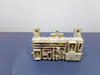 BAN666730H 953279Ambit Блок предохранителей Mazda 3 BK Арт e13281012, вид 1