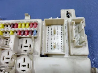 BAN666730H 953279Ambit Блок предохранителей Mazda 3 BK Арт e13281012, вид 4