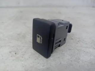 15D936 Кнопка открытия лючка топливного бака Toyota C-HR Арт 394-2, вид 1