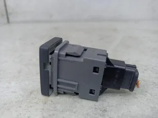 15D936 Кнопка открытия лючка топливного бака Toyota C-HR Арт 394-2, вид 3