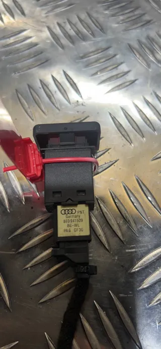 8E0941509 Кнопка аварийной сигнализации Audi A4 B7 Арт GRT67577, вид 4
