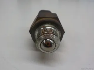 LR001351 Land Rover Датчик включения заднего хода Land Rover Freelander 2 Арт E84712403, вид 3