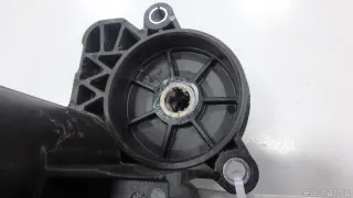 5WA998281A VAG Моторчик ручника (стояночного тормоза) Skoda Octavia A8 Арт E95757877, вид 4
