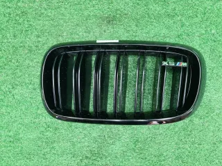 51712354497 Решетка радиатора левая , BMW X5 F15 Арт 0000007830310