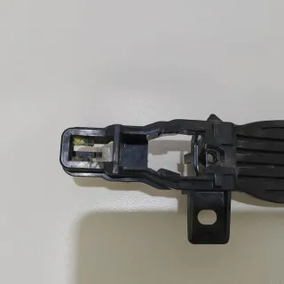 D6515942XF Mazda Кронштейн ручки Mazda 2 DE Арт E23059836, вид 2