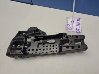 8U0837885 Кронштейн ручки двери левой Audi Q3 1 Арт ZAP350915, вид 1