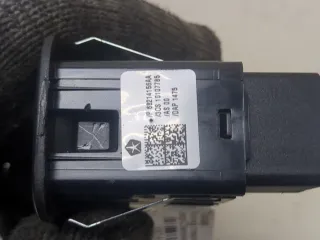 68214156AA Кнопка стеклоподъемника заднего правого  Jeep Cherokee KL Арт 20341559, вид 2