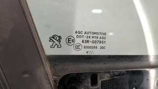 9676387980 Стекло двери передней правой Peugeot 2008 Арт 11371880, вид 3