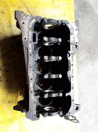 054103021 Блок цилиндров Audi 100 C3 Арт 174274, вид 1