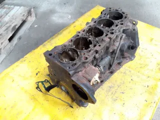 054103021 Блок цилиндров Audi 100 C3 Арт 174274, вид 3