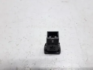 Кнопка открытия лючка топливного бака Nissan Quest 3 2004г.  - Фото 2