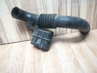 96BF9U512AE Патрубок воздушного фильтра Ford Fiesta 4 Арт 195865, вид 2