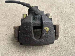  Суппорт передний правый Mazda 3 BK Арт 202598, вид 1