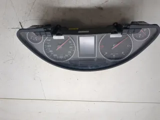 8E0920930TX Щиток приборов (приборная панель) Audi A4 B7 Арт 20245030, вид 4