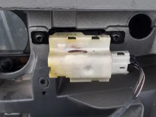 8200000894, 7700430941 Замок багажника Renault Laguna 2 Арт 1_32, вид 2