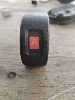 09131728 Кнопка аварийной сигнализации (аварийки)   Opel Astra G Арт AG370, вид 1