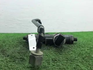 4R8Q9C066AC Топливная рампа Jaguar S-Type Арт 00291413, вид 3