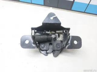 81130B2000 Hyundai-Kia Замок капота Kia Soul 2 restailing Арт E60703113, вид 1