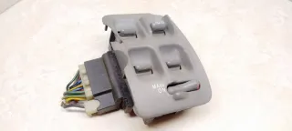 M16407 Кнопка стеклоподъемника переднего правого Honda CR-V 2 Арт 2098054