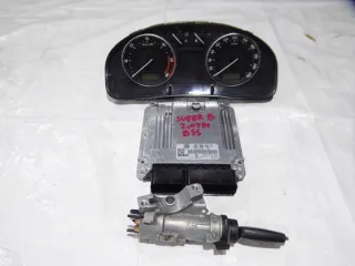 0281012698 Блок управления двигателем Skoda Superb 1 Арт e877043, вид 1