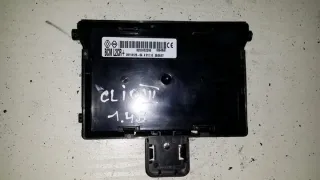 8200652286 Блок предохранителей Renault Clio 3 Арт e1795646, вид 2