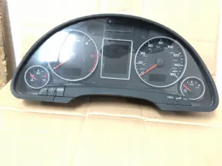 8E0920982M Щиток приборов (приборная панель) Audi A4 B7 Арт e2072431, вид 1
