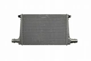 AU13048UF Интеркулер Audi Q7 4M Арт e3159133, вид 1