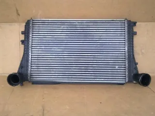 1K0145803B Интеркулер Volkswagen Golf 5 Арт e3166995, вид 1