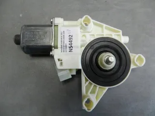 A2469065100 Моторчик стеклоподъемника Mercedes A W176 Арт e4196011, вид 1
