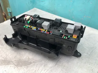 JPLA-14N030-AB Блок предохранителей Land Rover Discovery 5 Арт e4281070, вид 2
