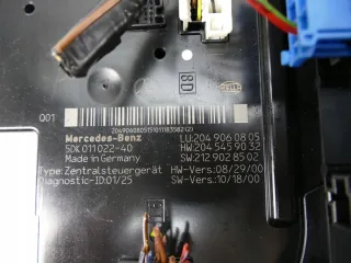 2049060805 Блок предохранителей Mercedes C W204 Арт e4282135, вид 4