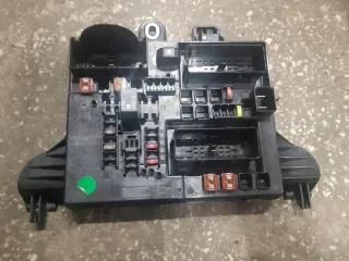 544949969 Блок предохранителей Opel Astra J Арт e4285916, вид 1