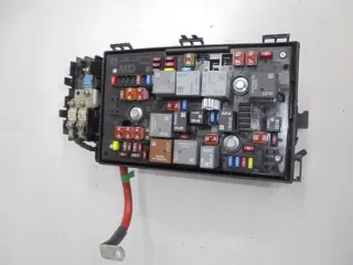  13313206 Блок предохранителей Opel Astra J Арт e4285939, вид 1