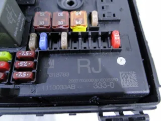 13318783 Блок предохранителей Opel Astra J Арт e4286180, вид 3
