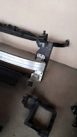  Передняя панель крепления облицовки (телевизор) Jeep Cherokee KL Арт e4768209, вид 2