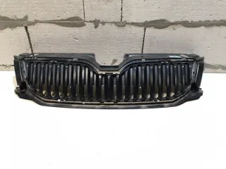 5E0853653 Решетка радиатора Skoda Octavia A7 Арт e4904236, вид 1