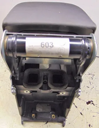 5M0864207C, 5M0864251A Подлокотник Volkswagen Golf 5 Арт e4912432, вид 2