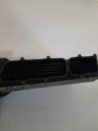 03D906023N Блок управления двигателем Skoda Fabia 2 Арт e5110889, вид 3