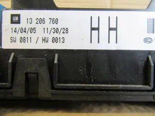 13206760 13206760HH Блок предохранителей Opel Astra H Арт e5188560, вид 2