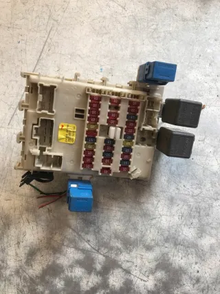24350AV700 Блок предохранителей Nissan Primera 12 Арт e5544595, вид 2