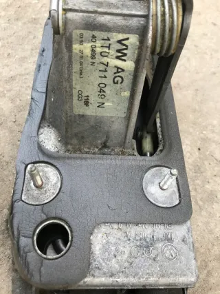 1T0711049N Кулиса Volkswagen Touran 1 Арт e5674813, вид 2