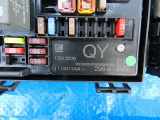 13313208 Блок предохранителей Opel Astra J Арт e5883405, вид 4