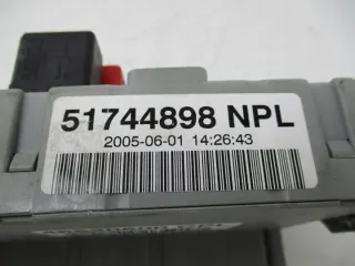 51744898 46520600 Блок предохранителей Fiat Punto 2 Арт e5926653, вид 3