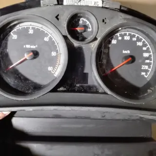 13308983 Щиток приборов (приборная панель) Opel Astra H Арт e5950337, вид 1