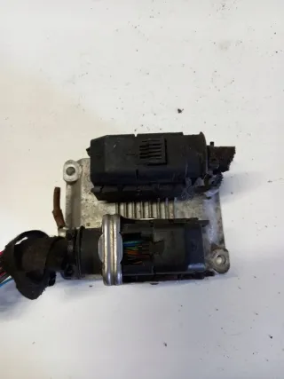 24443796AX 047906033D Блок управления двигателем Opel Corsa D Арт e6000101, вид 3
