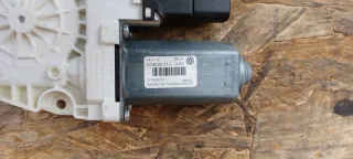 3C9959703 Моторчик стеклоподъемника Volkswagen Passat B6 Арт e6046966, вид 3