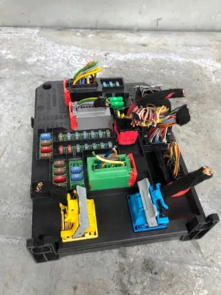 980688798001 Блок предохранителей Citroen C4 2 Арт e6053145, вид 1