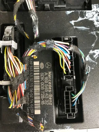 6401507579 1695451308 A6401502479 1695452932 A1695453032 1031098100 A1698204326 Блок управления двигателем Mercedes A W169 Арт e6179900, вид 2
